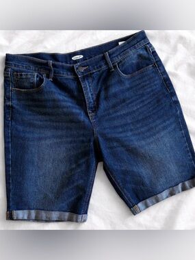 Old Navy Denim Bermuda Shorts Size 12 Medium Wash Cuffed Stretch